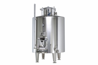 Zylinderf&ouml;rmiger Tank mit Isolierung